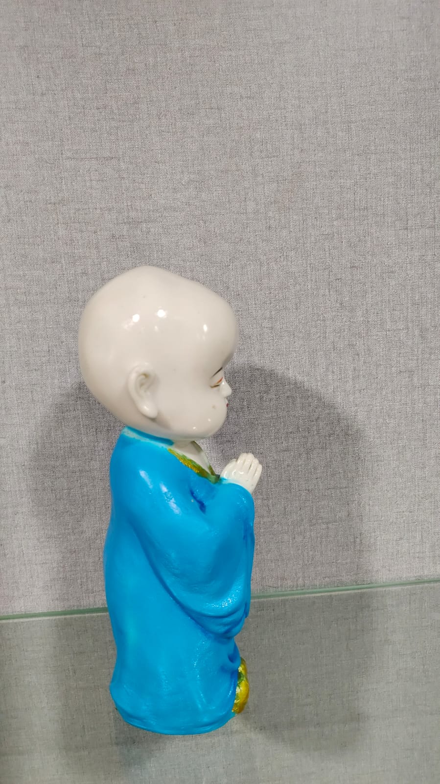 Baby Praying Monk Resin Showpiece Blue