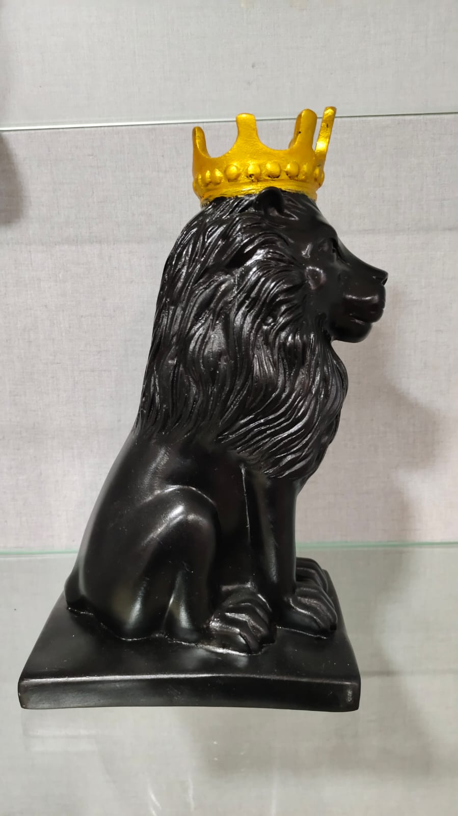 Regal Lion with Crown Showpiece – 29 cm Polyresin Black Decorative Statue