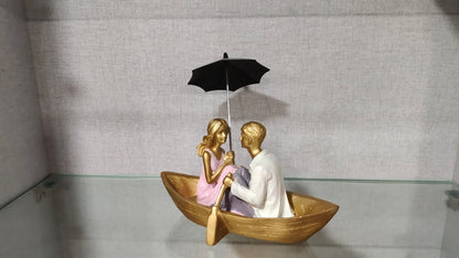 Couple Sailing Boat Resin Decorative Showpiece