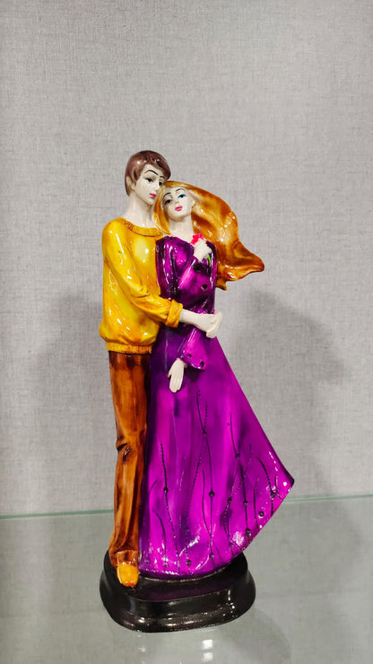 Couple Romantic Resin Showpiece