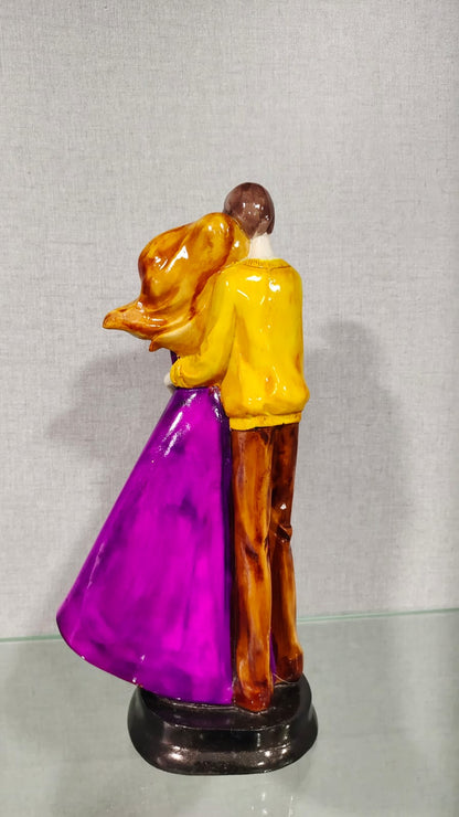 Couple Romantic Resin Showpiece