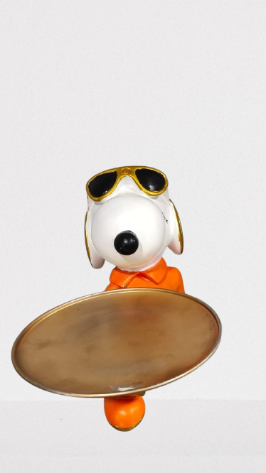 Dog with Plate Resin Showpiece