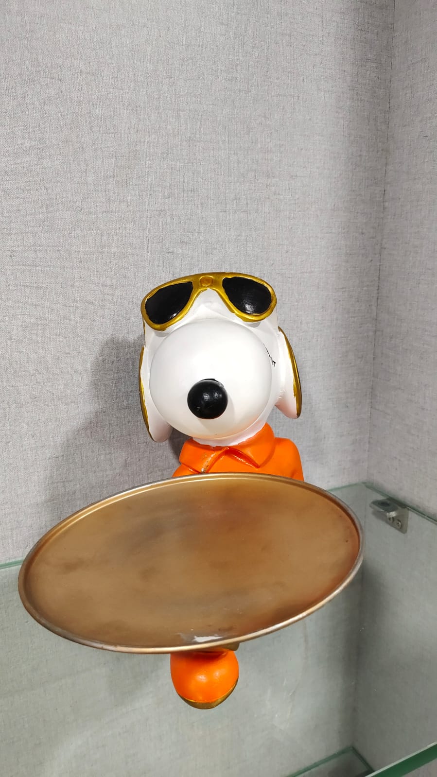 Dog with Plate Resin Showpiece